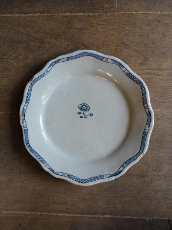 Assiette en faience de rouen 