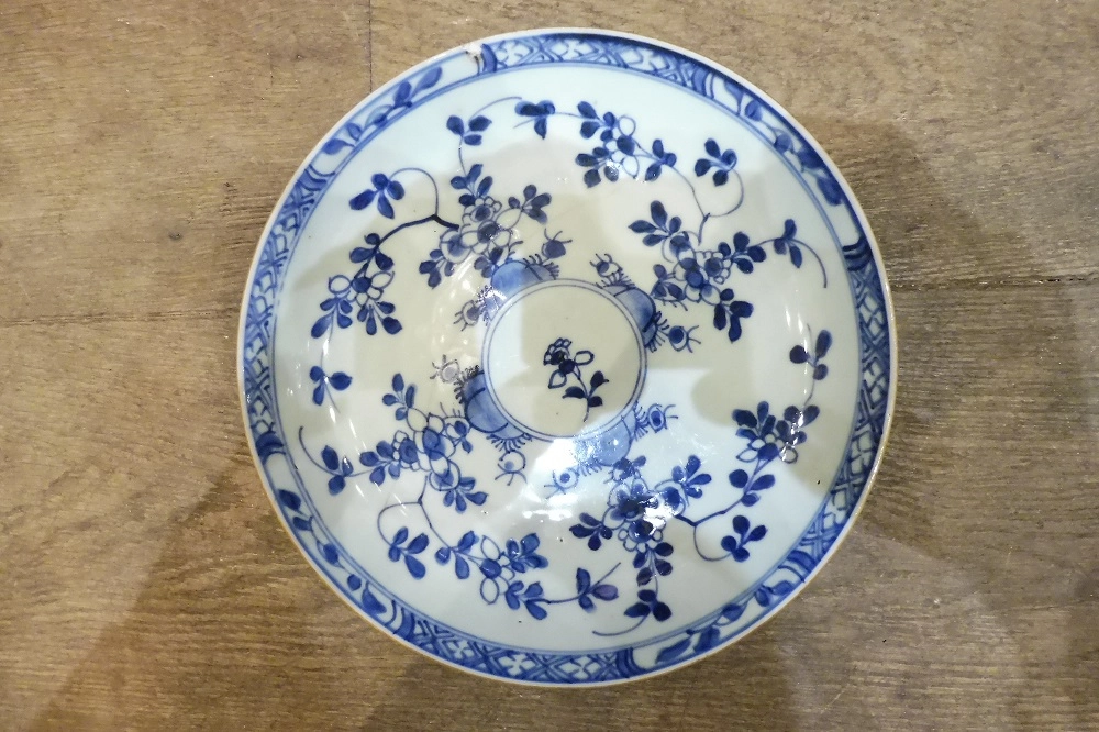 Assiette creuse  en porcelaine  de Chine début 19 eme